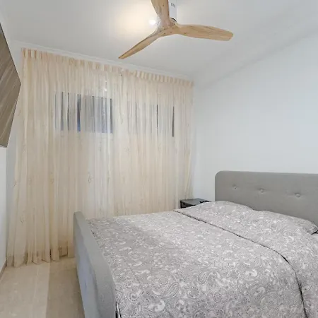Sunset With 2 Bedrooms Апартаменты *